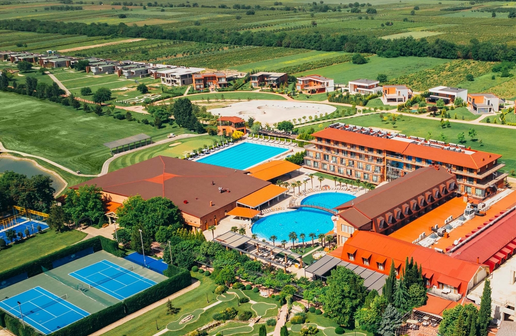 Outdoor Swimming Pools