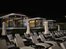 Poolside Capsule